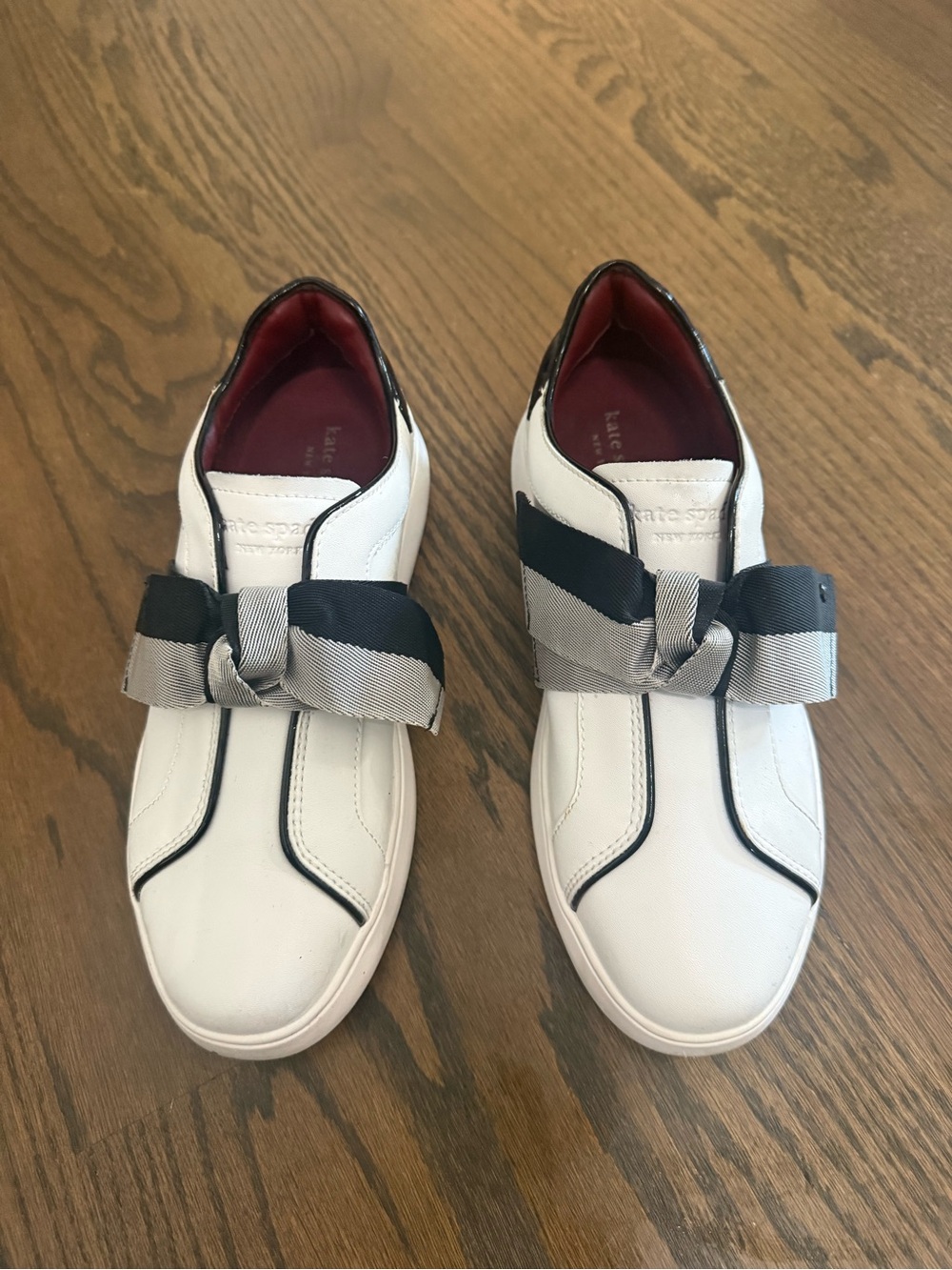 kate spade Sz7 Worn Once-Perfect White Leather Sneakers wi/Black & Gray Bow